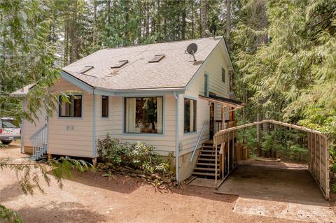 51 N Staircase Dr, Hoodsport, WA 98548