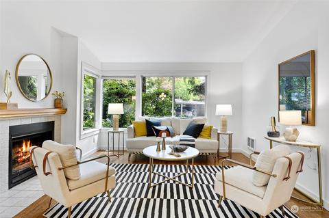 1388 Bellevue Way NE #5, Bellevue, WA 98004