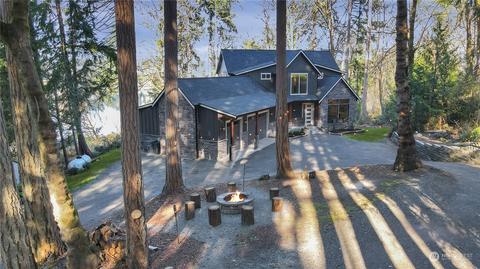 79 Island Blvd, Fox Island, WA 98333