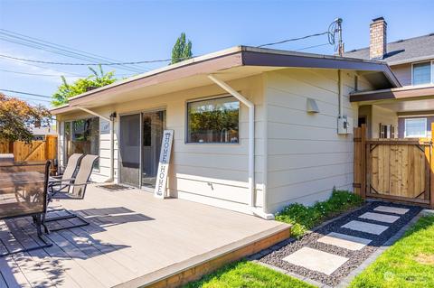 1207 8th St, Marysville, WA 98270
