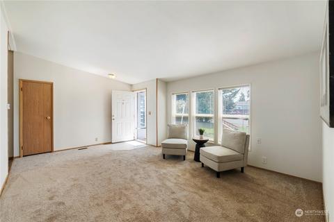 725 190th St E, Spanaway, WA 98387 photo 4