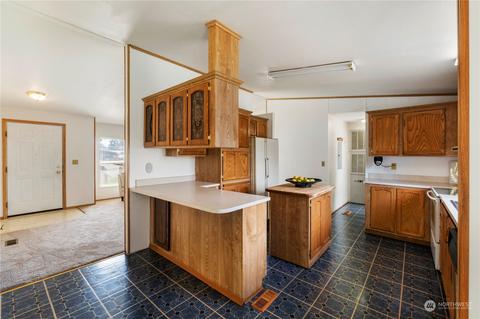 725 190th St E, Spanaway, WA 98387 photo 10