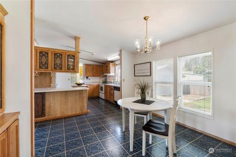 725 190th St E, Spanaway, WA 98387 photo 8