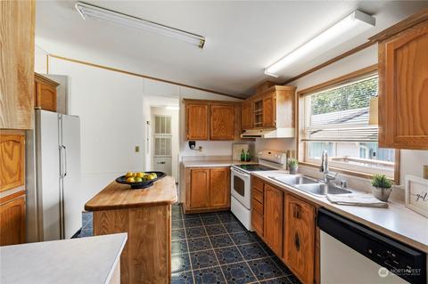 725 190th St E, Spanaway, WA 98387 photo 11