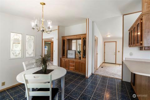 725 190th St E, Spanaway, WA 98387 photo 9