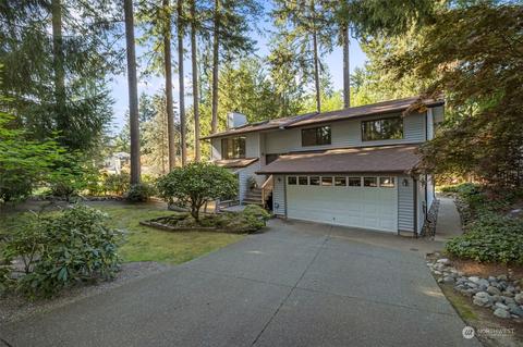 5695 SW 44th St, Port Orchard, WA 98367