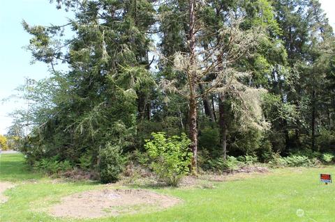 25417 U St, Ocean Park, WA 98640