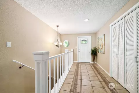 23855 SE 472nd St, Enumclaw, WA 98022 photo 4