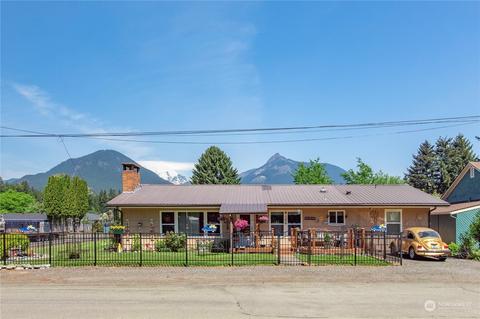 124 Main St W, Packwood, WA 98361