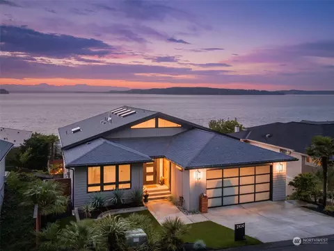 2109 Rainier St, Steilacoom, WA 98388