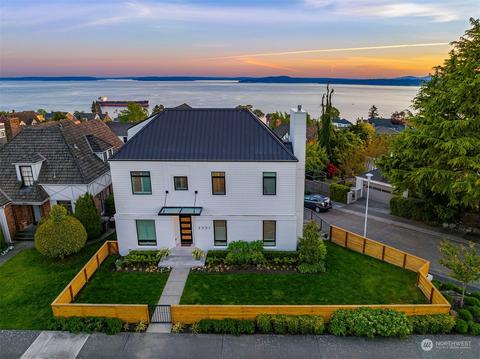 2531 Westmont Way W, Seattle, WA 98199