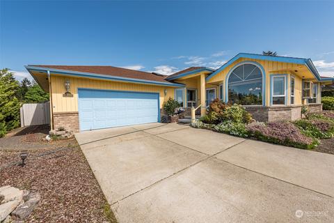 698 Oak Wood Dr, Sequim, WA 98382