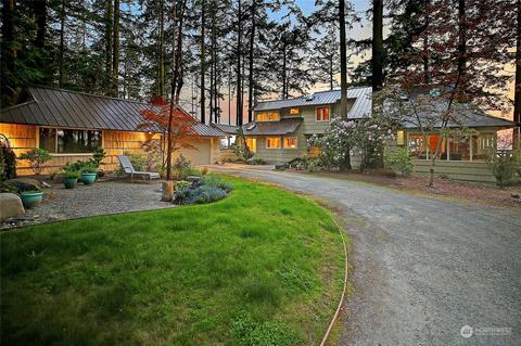 851 Sunset Dr, Camano Island, WA 98282