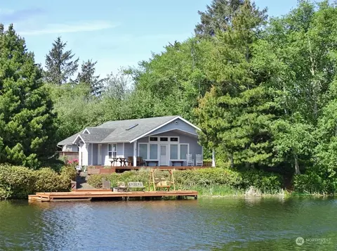 712 Point Brown Ave SE, Ocean Shores, WA 98569