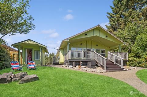 275 Overlake St NE, Ocean Shores, WA 98569