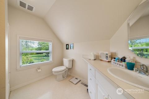 1393 Florence St, Enumclaw, WA 98022 photo 17