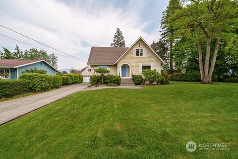 1393 Florence St, Enumclaw, WA 98022 photo 2