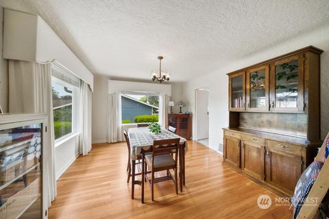 1393 Florence St, Enumclaw, WA 98022 photo 7