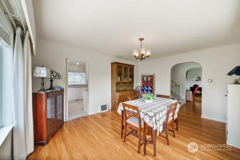 1393 Florence St, Enumclaw, WA 98022 photo 8