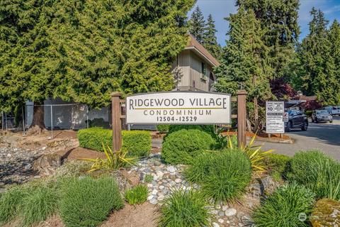 12527 NE 117th Pl #F8, Kirkland, WA 98034