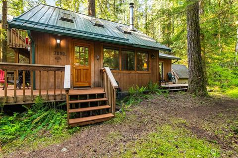 7059 Olympus Way, Glacier, WA 98244
