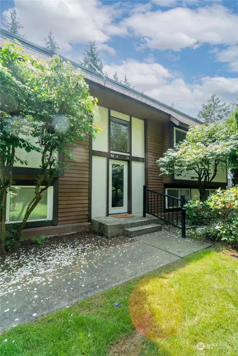 7205 224th St SW #M9, Edmonds, WA 98026