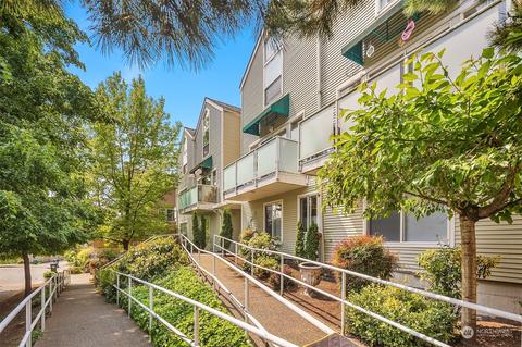9221 Interlake Ave N #206, Seattle, WA 98103