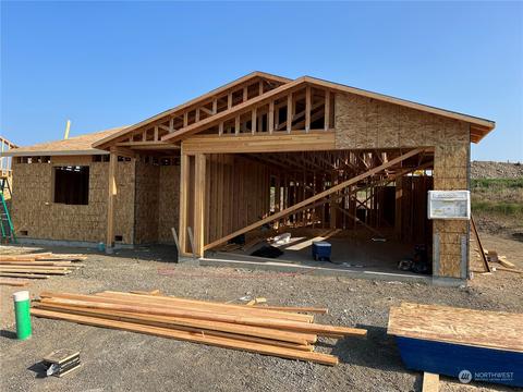 2461 SE 3rd St, East Wenatchee, WA 98802