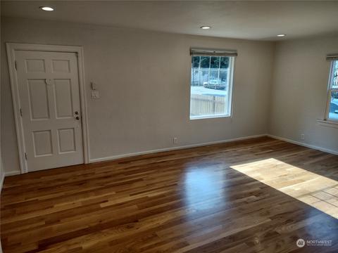 6815 Lower Ridge Rd, Everett, WA 98203 photo 6
