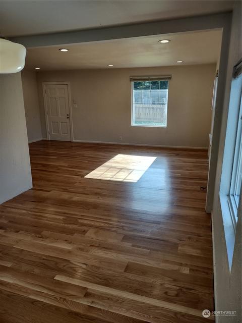 6815 Lower Ridge Rd, Everett, WA 98203 photo 7