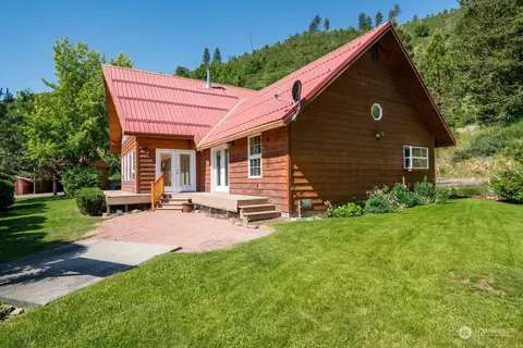 6020 Campbell Rd, Peshastin, WA 98847