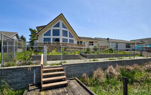 407 Canal Dr NE, Ocean Shores, WA 98569