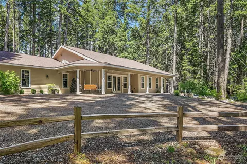 321 Why Worry Ln, Ronald, WA 98940