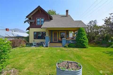 247 3rd St E, Tonasket, WA 98855
