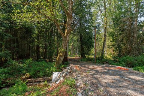 1713 N Galbraith Ln, Bellingham, WA 98229