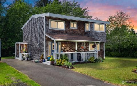 525 Volans Ave SW, Ocean Shores, WA 98569
