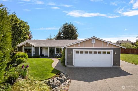 2207 37th Ct, Anacortes, WA 98221
