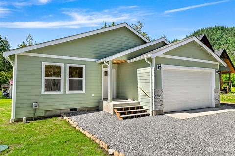 8531 Bluebell Ct, Maple Falls, WA 98266