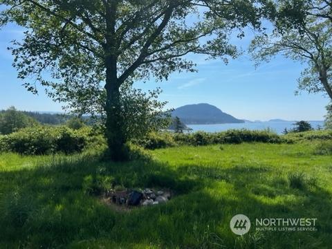 4227 Skallaham Dr, Lummi Island, WA 98262