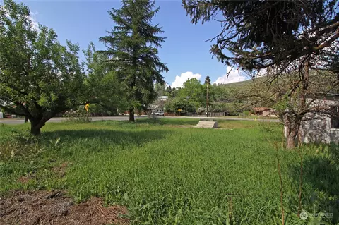 703 Castle Ave, Winthrop, WA 98862
