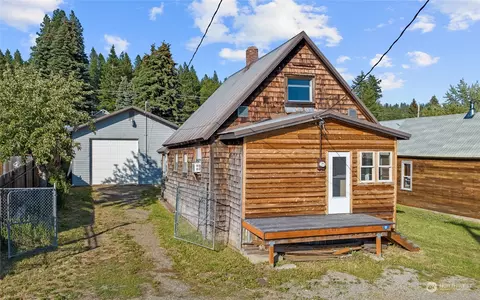 551 3rd St, Ronald, WA 98940