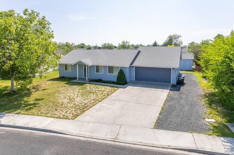 1024 S Evergreen Dr, Moses Lake, WA 98837