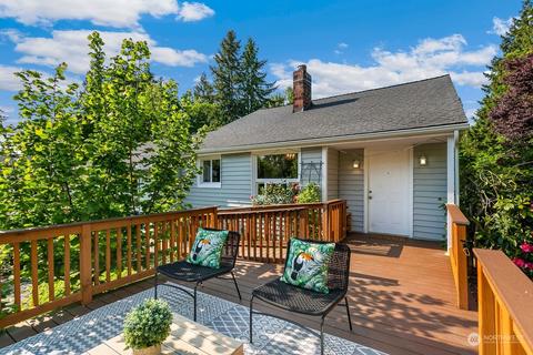 3910 NE 135th St, Seattle, WA 98125
