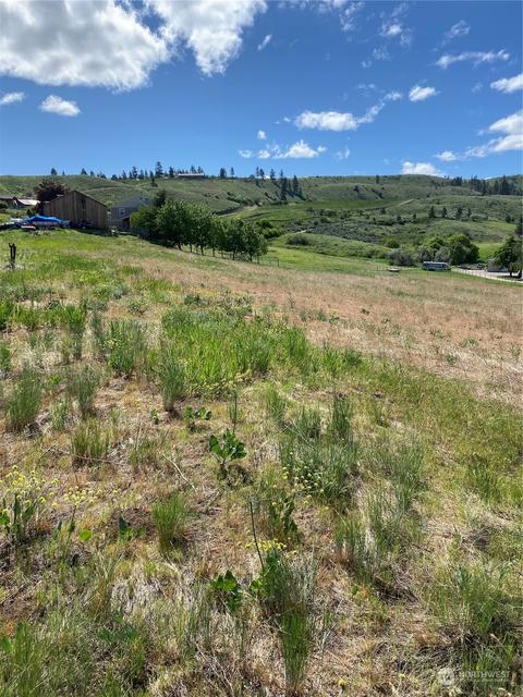 18 Moonlit Ln, Wenatchee, WA 98801