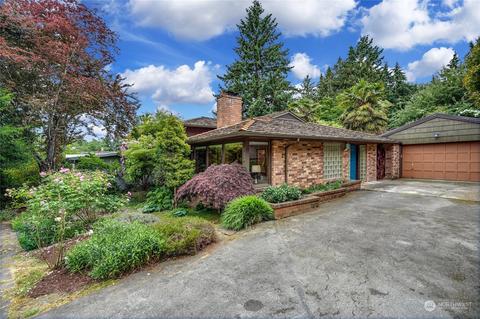 2015 NE 127th St, Seattle, WA 98125