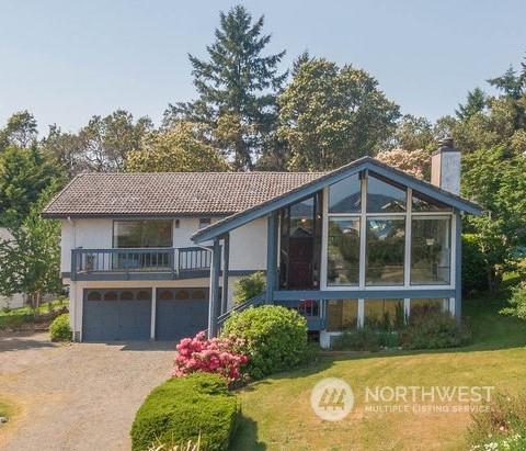 7818 SW 259th Pl, Vashon, WA 98070