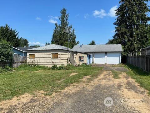 136 John St, Kelso, WA 98626