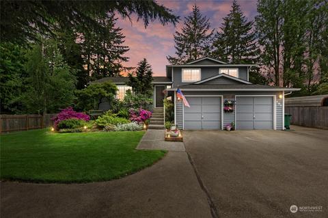 127 N 203rd St, Shoreline, WA 98133