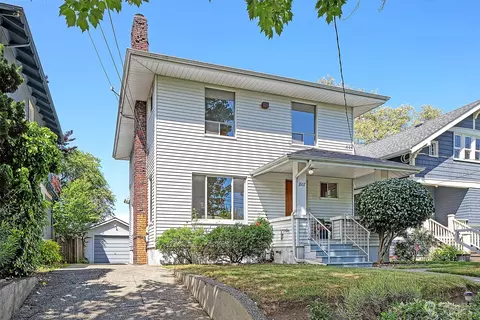 1107 32nd Ave, Seattle, WA 98122