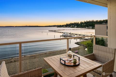 9727 NE Juanita Dr #402, Kirkland, WA 98034